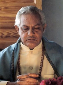 Gururaj Meditando