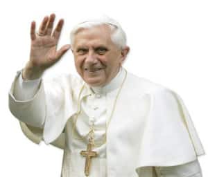 Papa Benedicto XVI diciendo adios