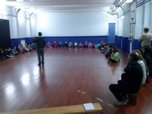 Clases de meditación en un colegio de Gijón
