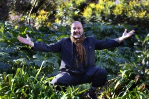 Kiku Mistu Profesor de Meditación