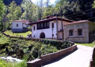 ashram la peral